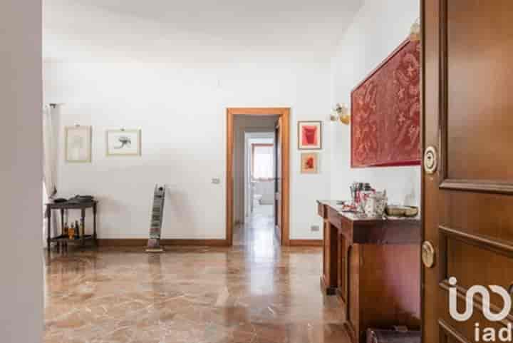 1 bedroom apartment for sale in Rome, Italy