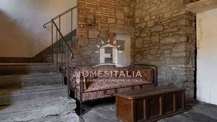 4 bedrooms house for sale in Cortona, Italy