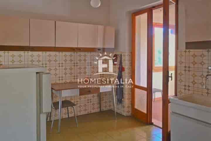 4 bedrooms house for sale in Basques, Italy