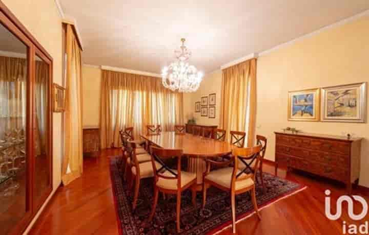 7 bedrooms house for sale in Gallarate, Italy