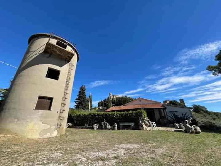 Building for sale in Gualdo Cattaneo, Italy