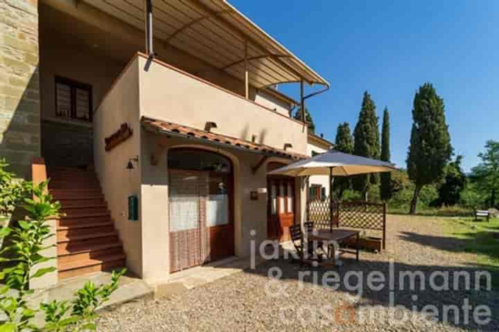 6 bedrooms house for sale in Arezzo, Italy