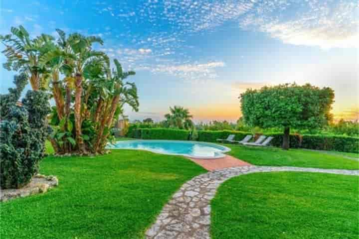 7 bedrooms house for sale in Polistena, Italy