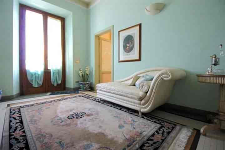 House for sale in Pescia, Italy