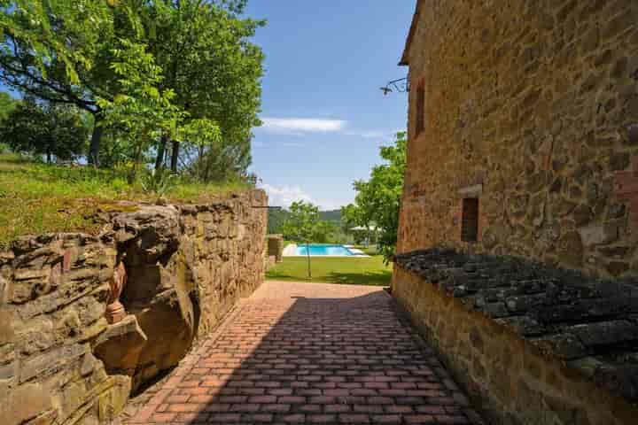 4 bedrooms house for sale in Sinalunga, Italy