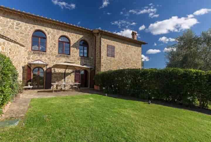 Apartment for sale in Asciano, Italy