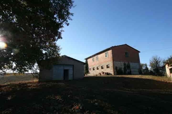 House for sale in Asciano, Italy