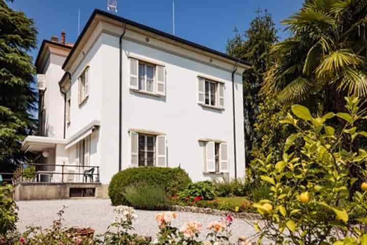 House for sale in Longone al Segrino, Italy