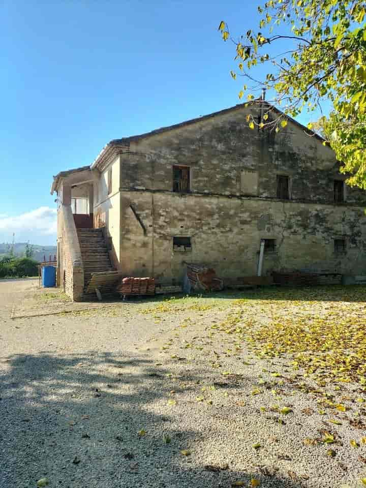 8 bedrooms house for sale in Polverigi, Italy