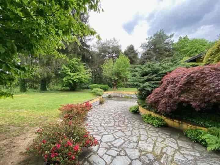 6 bedrooms house for sale in Appiano Gentile, Italy