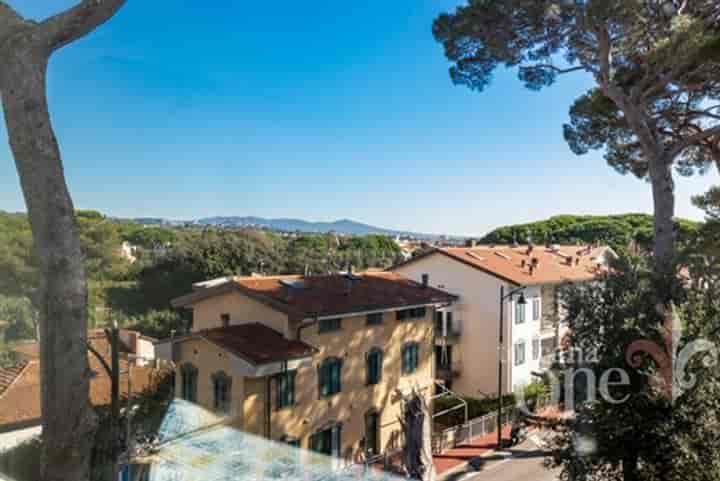 7 bedrooms house for sale in Rosignano Marittimo, Italy