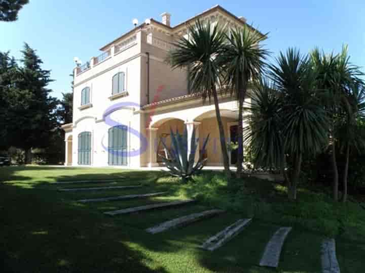 House for sale in Offida, Italy
