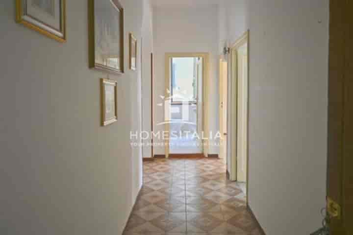 2 bedrooms apartment for sale in Basques, Italy