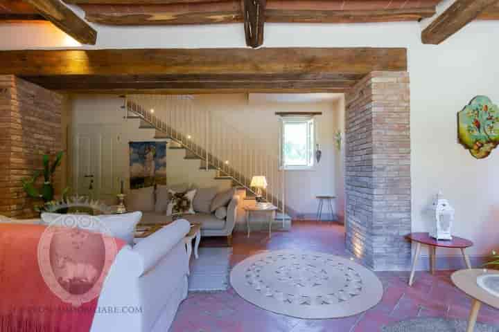 4 bedrooms house for sale in Cortona, Italy