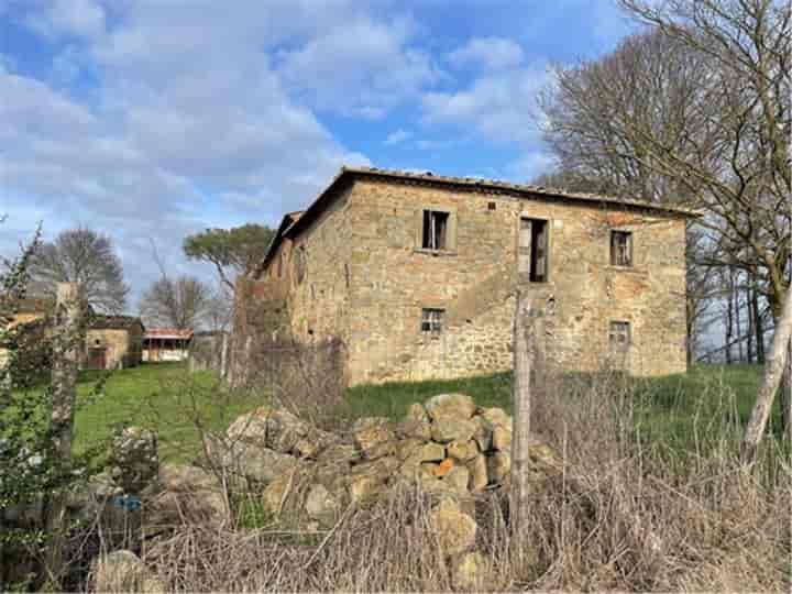 House for sale in Cortona, Italy