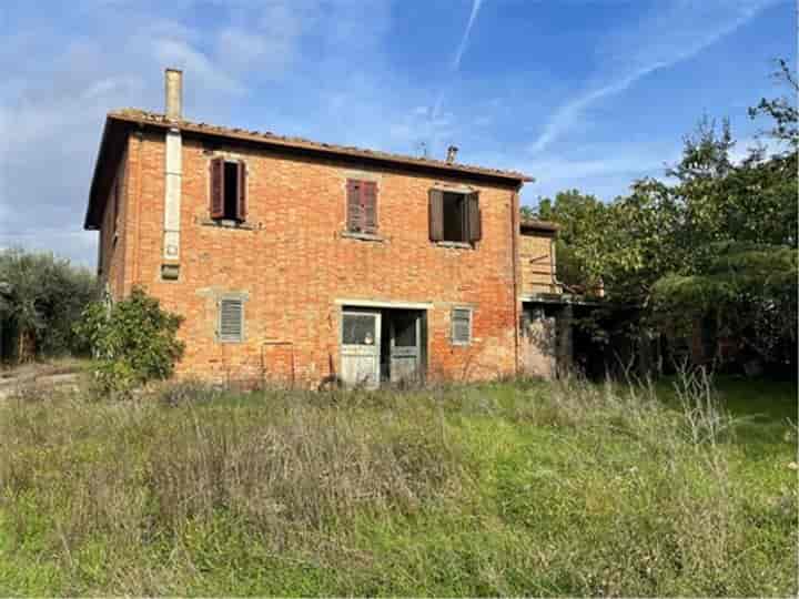 4 bedrooms house for sale in Cortona, Italy