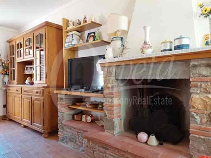 House for sale in Pescaglia, Italy