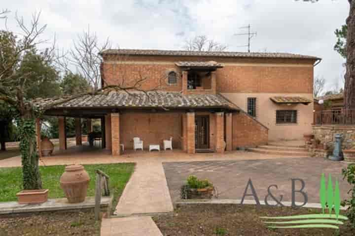 House for sale in Montepulciano, Italy