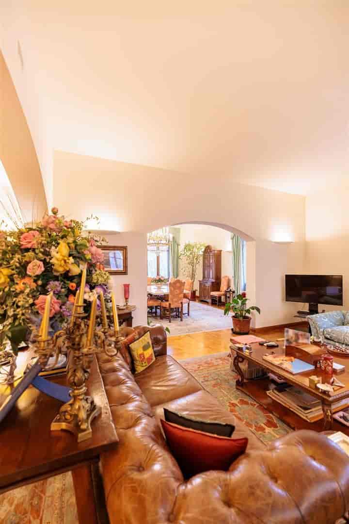 4 bedrooms apartment for sale in Florence, Italy