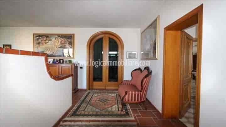 3 bedrooms house for sale in Chiusi, Italy