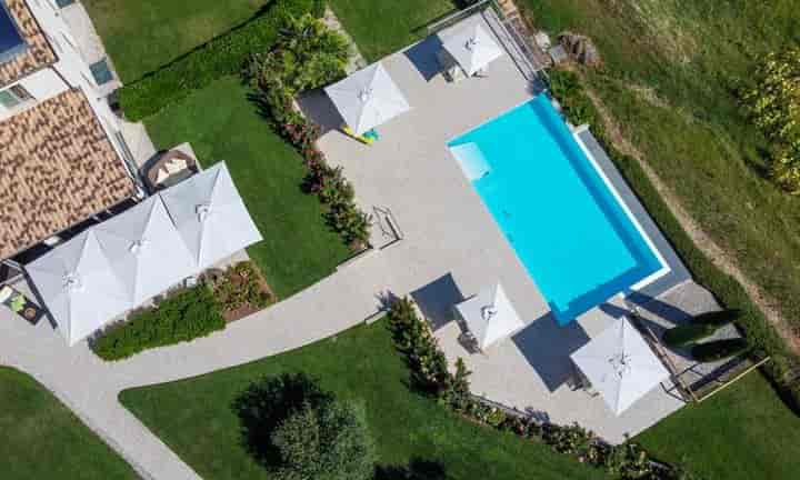 7 bedrooms house for sale in Monte San Vito, Italy