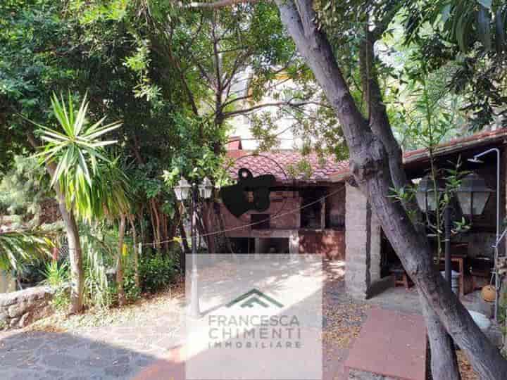 4 bedrooms house for sale in Capraia Isola, Italy