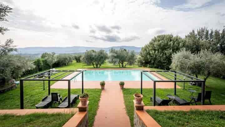 7 bedrooms house for sale in Reggello, Italy