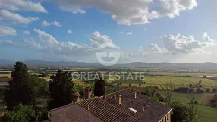 6 bedrooms house for sale in Cortona, Italy