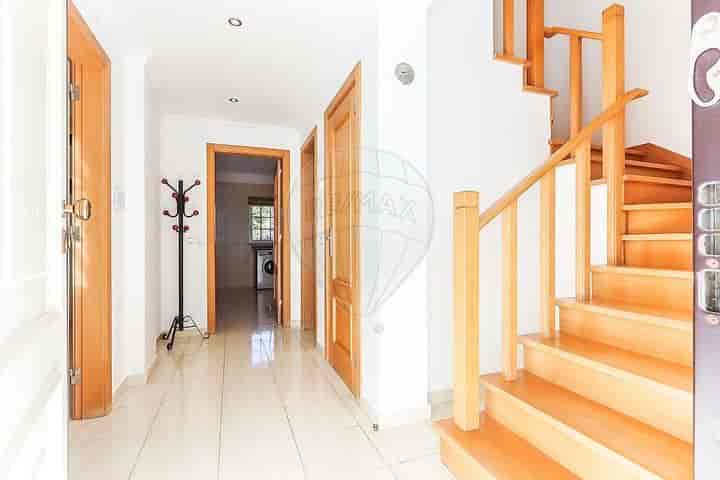 3 bedrooms house for sale in Charneca De Caparica, Portugal