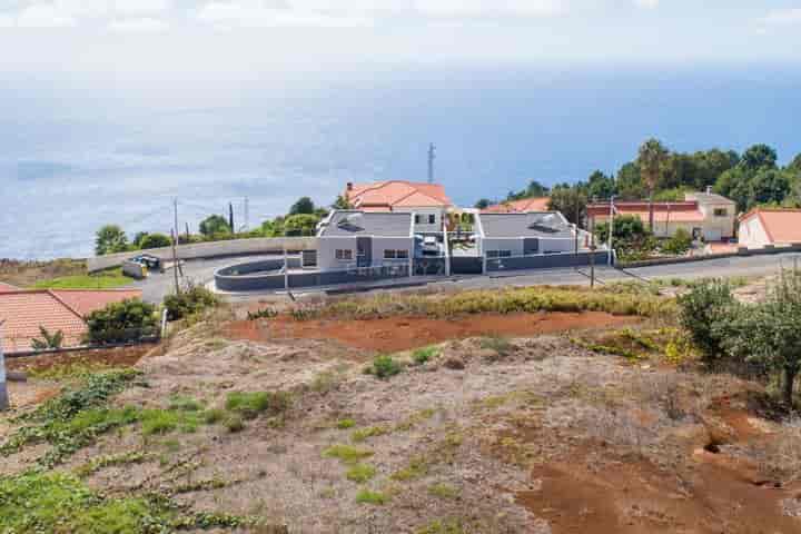 Building for sale in Prazeres, Portugal