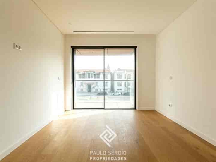 2 bedrooms apartment for sale in Espinho, Portugal