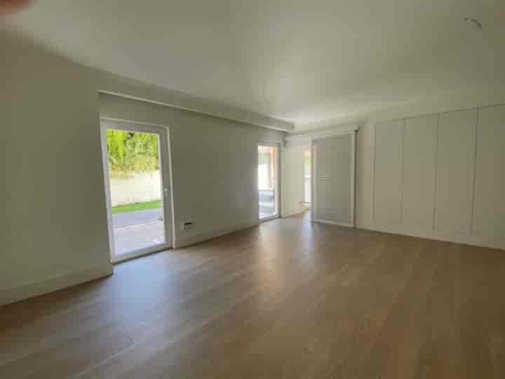 2 bedrooms apartment for sale in Lisbon, Portugal