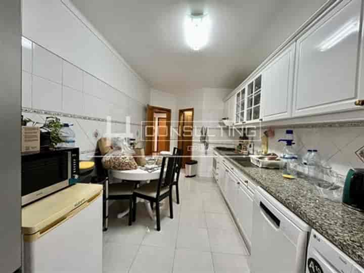 2 bedrooms apartment for sale in Corroios, Portugal