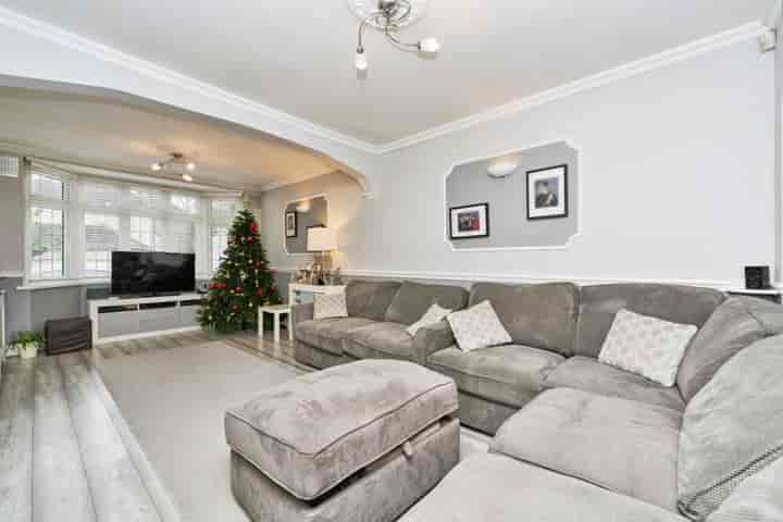 5 bedrooms house for sale in Southall, United Kingdom