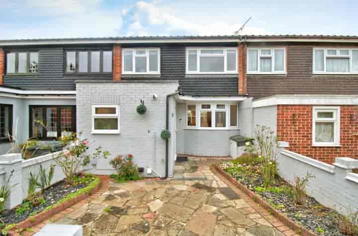 3 bedrooms house for sale in Romford, United Kingdom