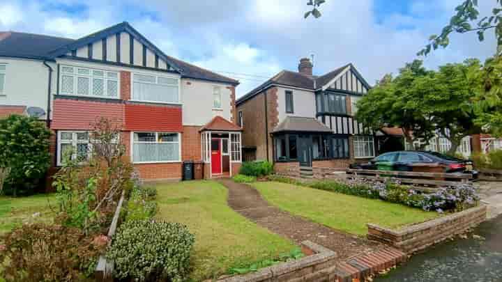 3 bedrooms house for sale in Chadwell Heath, United Kingdom