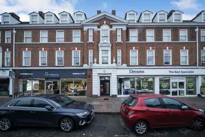 2 bedrooms apartment for sale in Walton-On-Thames, United Kingdom