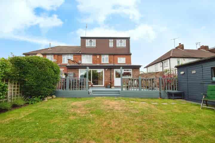 5 bedrooms house for sale in London, United Kingdom