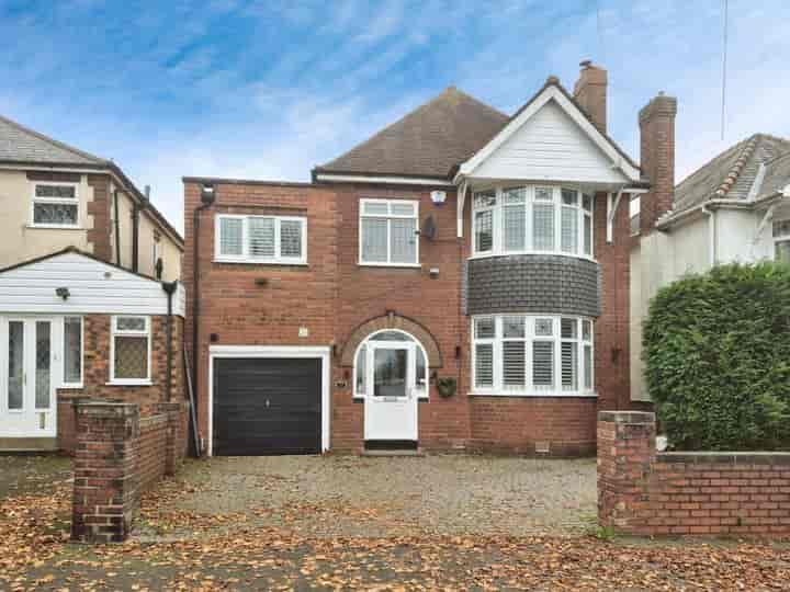 4 bedrooms house for sale in Halesowen, United Kingdom