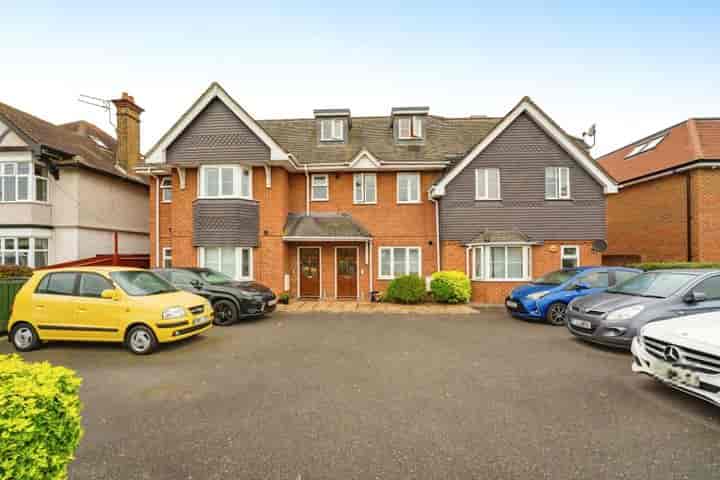 3 bedrooms apartment for sale in Uxbridge, United Kingdom