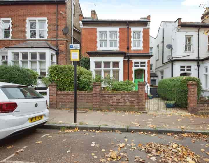 4 bedrooms house for sale in London, United Kingdom