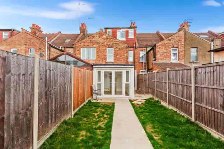 4 bedrooms house for sale in Edgware, United Kingdom