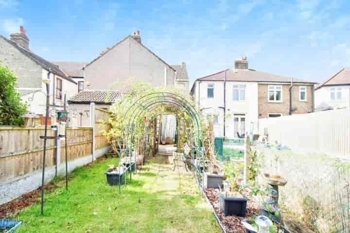 2 bedrooms house for sale in Romford, United Kingdom