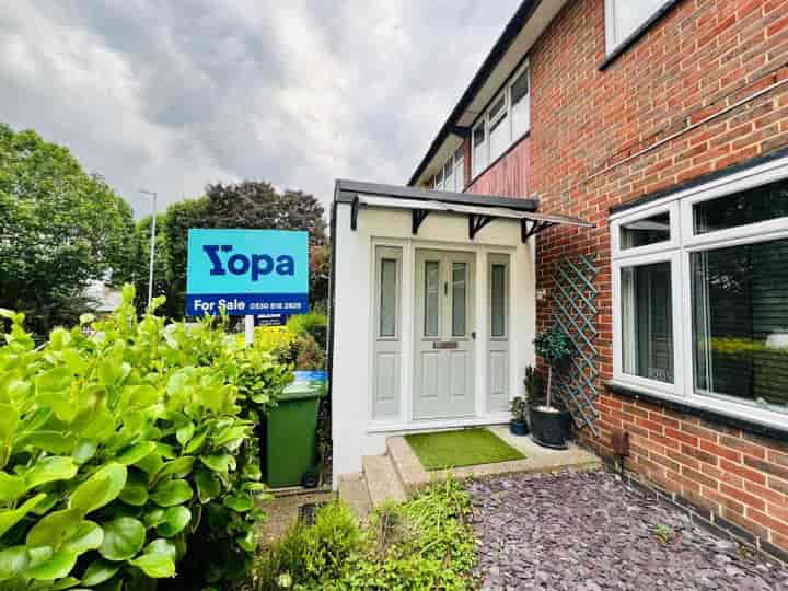 3 bedrooms house for sale in London, United Kingdom