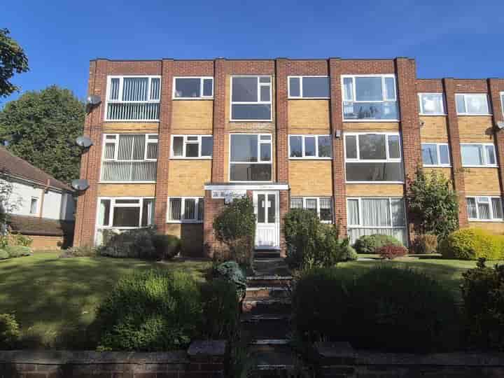 1 bedroom apartment for sale in Oldbury, United Kingdom