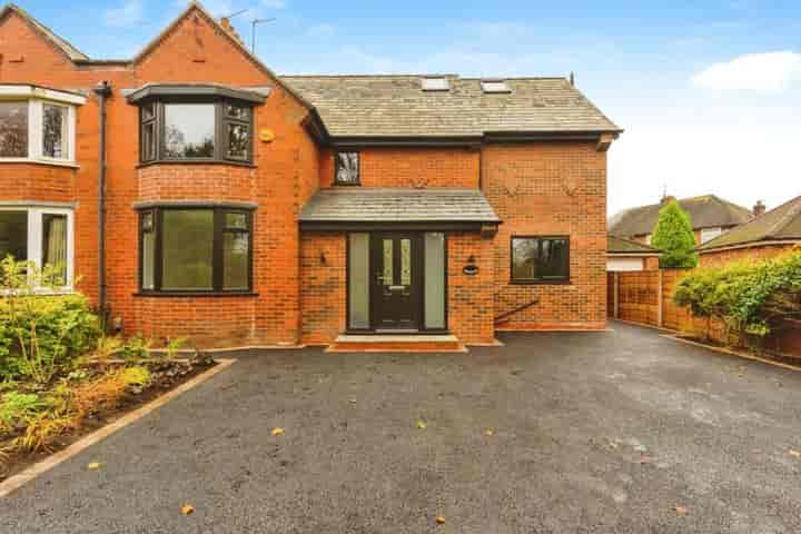 6 bedrooms house for sale in Altrincham, United Kingdom