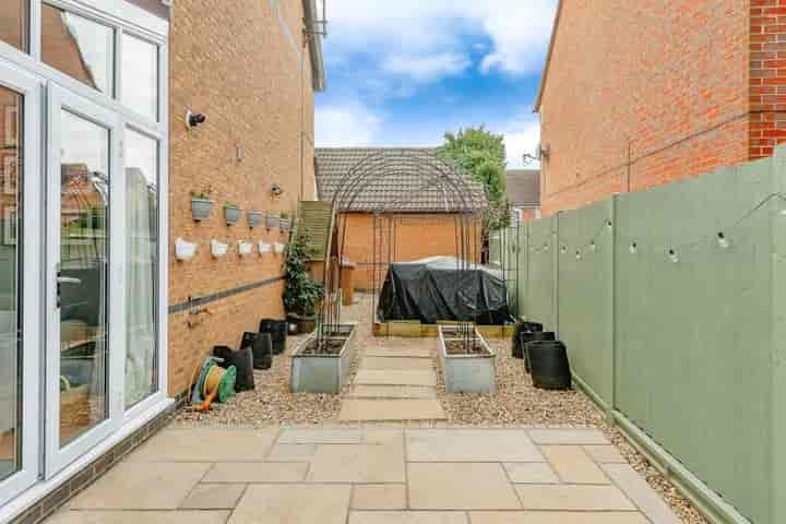 3 bedrooms house for sale in Horley, United Kingdom