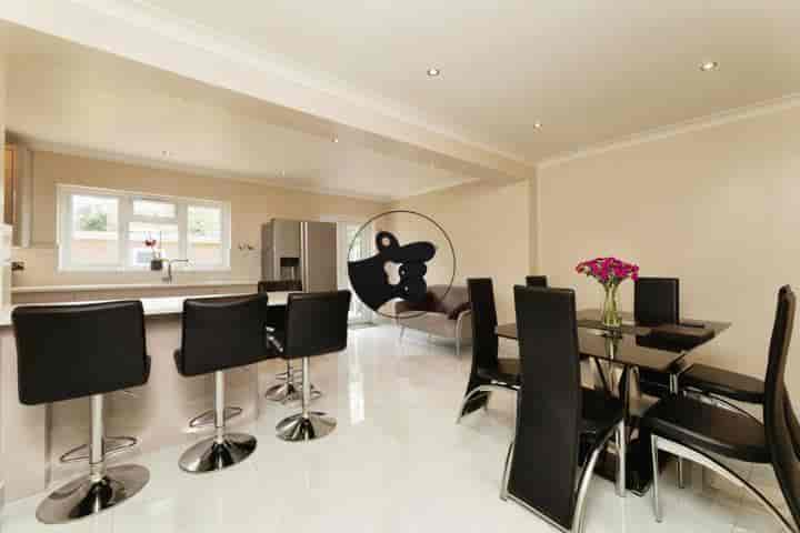 3 bedrooms house for sale in Ilford, United Kingdom