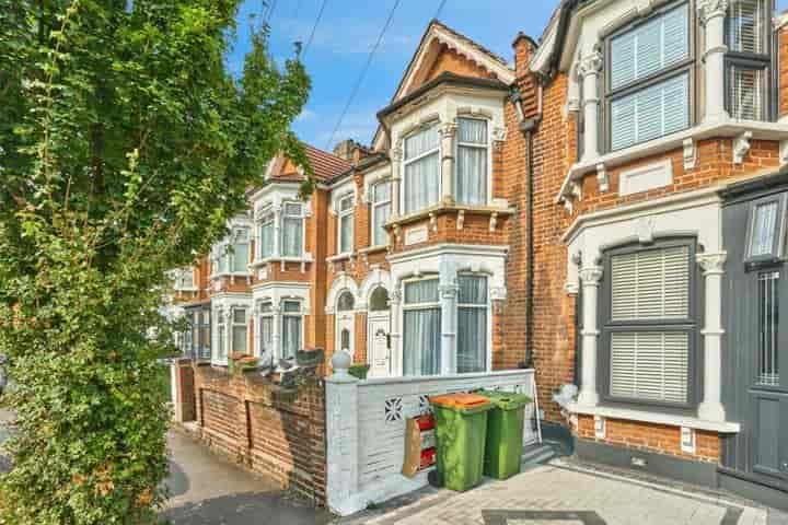 5 bedrooms house for sale in London, United Kingdom