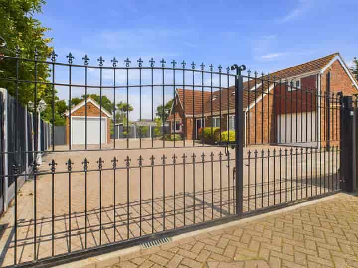 3 bedrooms house for sale in Southend-On-Sea, United Kingdom